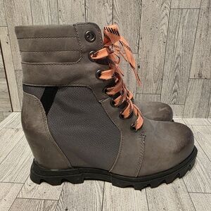 Sorel Gray Wedge Lace-Up Ankle Boots with Coral Laces